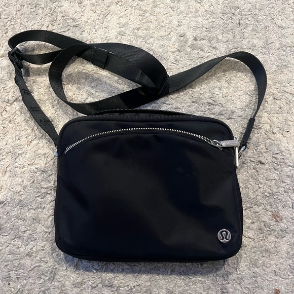 lululemon athletica Handbags - Lululemon Everyday Crossbody